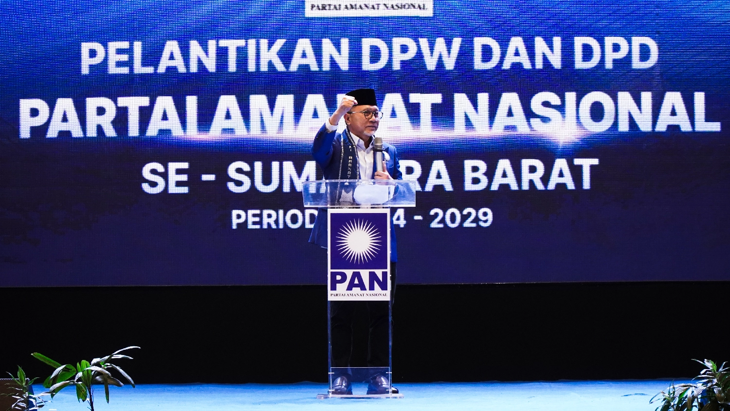 Pelantikan DPW PAN Sumbar 2024–2029, Ketum PAN Zulkifli Hasan Tegaskan Soliditas dan Kerja Bantu Rakyat